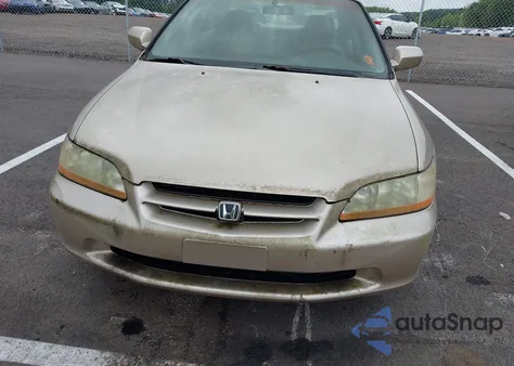 2000 Honda Accord 2.3 Se из США, поврежденный, VIN 1HGCG5678YA043244